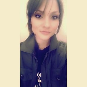 Meet your Posher, Elizabeth